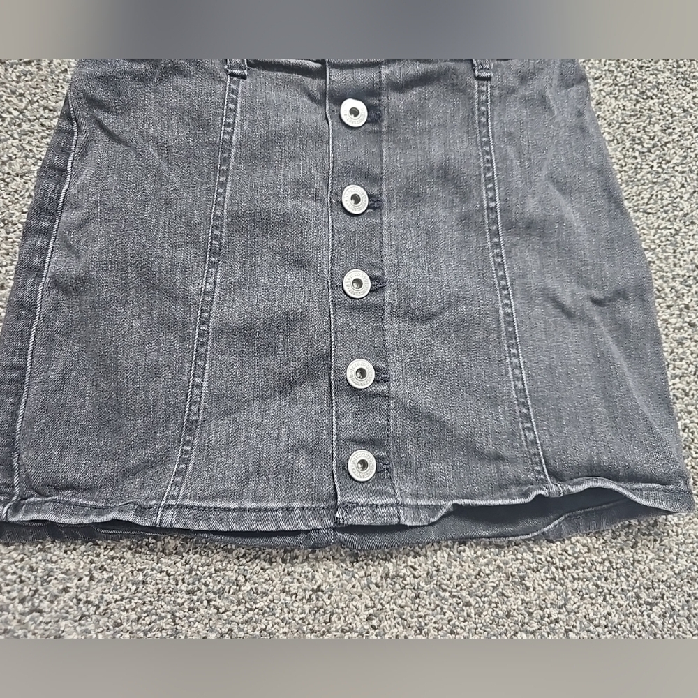Abercrombie Kids Dark Gray Denim Skirt Button Accent Size 9/10 Girls - Picture 7 of 9